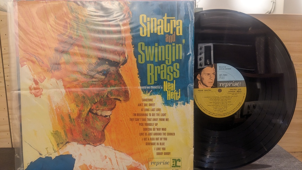 Frank Sinatra – Sinatra And Swingin' Brass