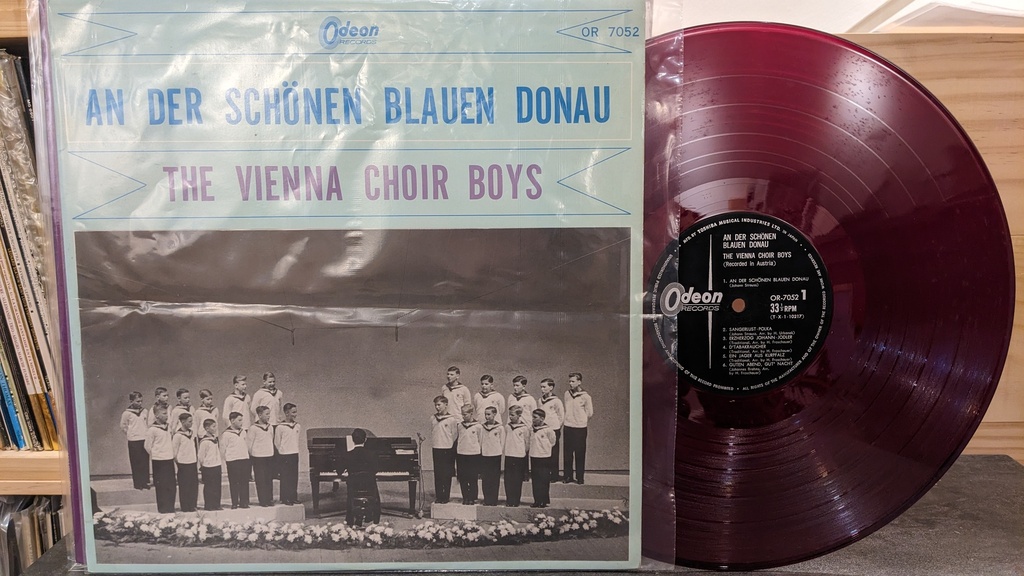 The Vienna Boys Choir – On The Beautiful Blue Danube